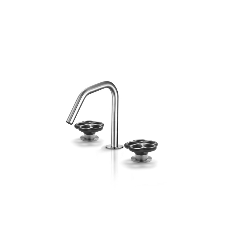 Miscelatore 3 fori per lavabo con bocca erogazione