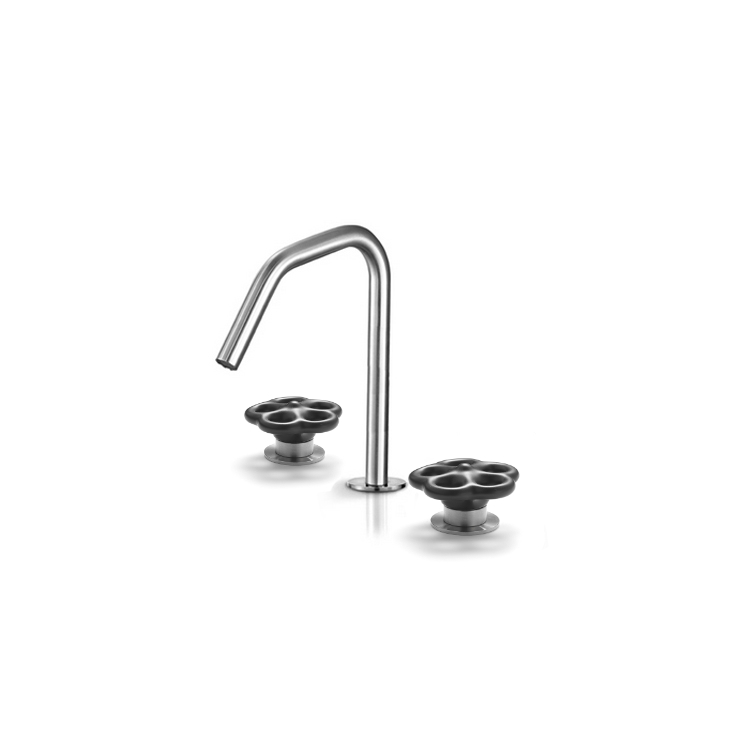 Miscelatore 3 fori per lavabo con bocca erogazione