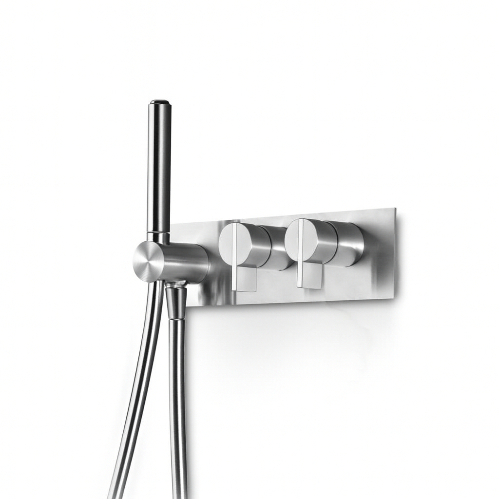 Bathtub / shower tap set with shower hand